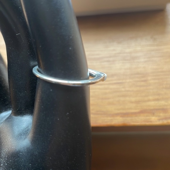 White Marble Bar Silver Stackable Ring - Picture 10 of 11